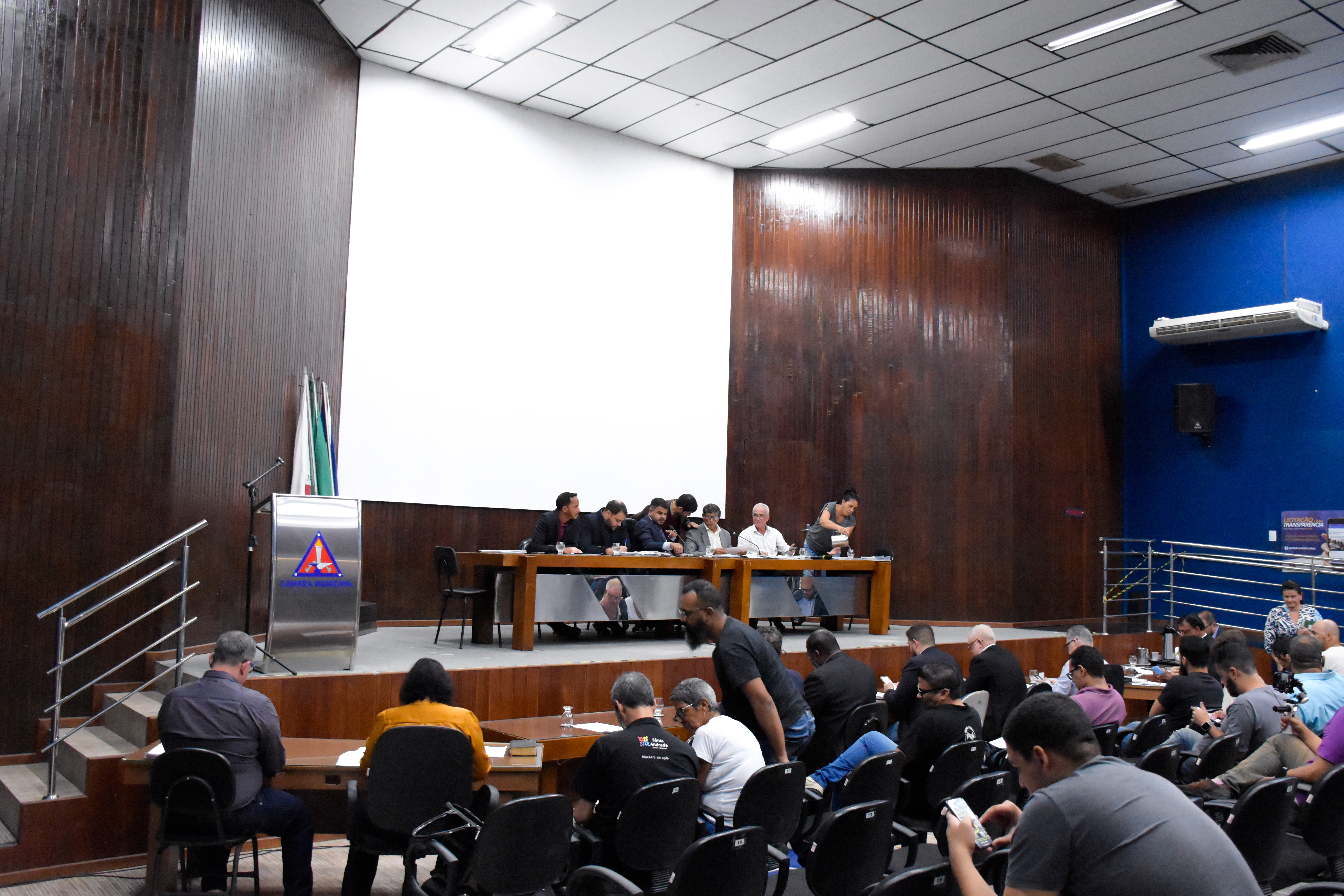 Adoção de medidas de proteção às mulheres é aprovada