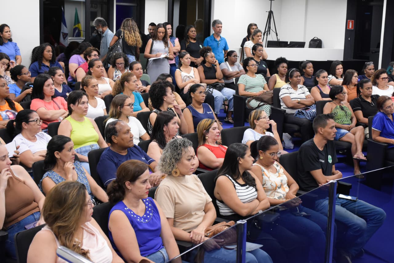 Audiência Pública discute situação dos agentes de apoio à educação especial