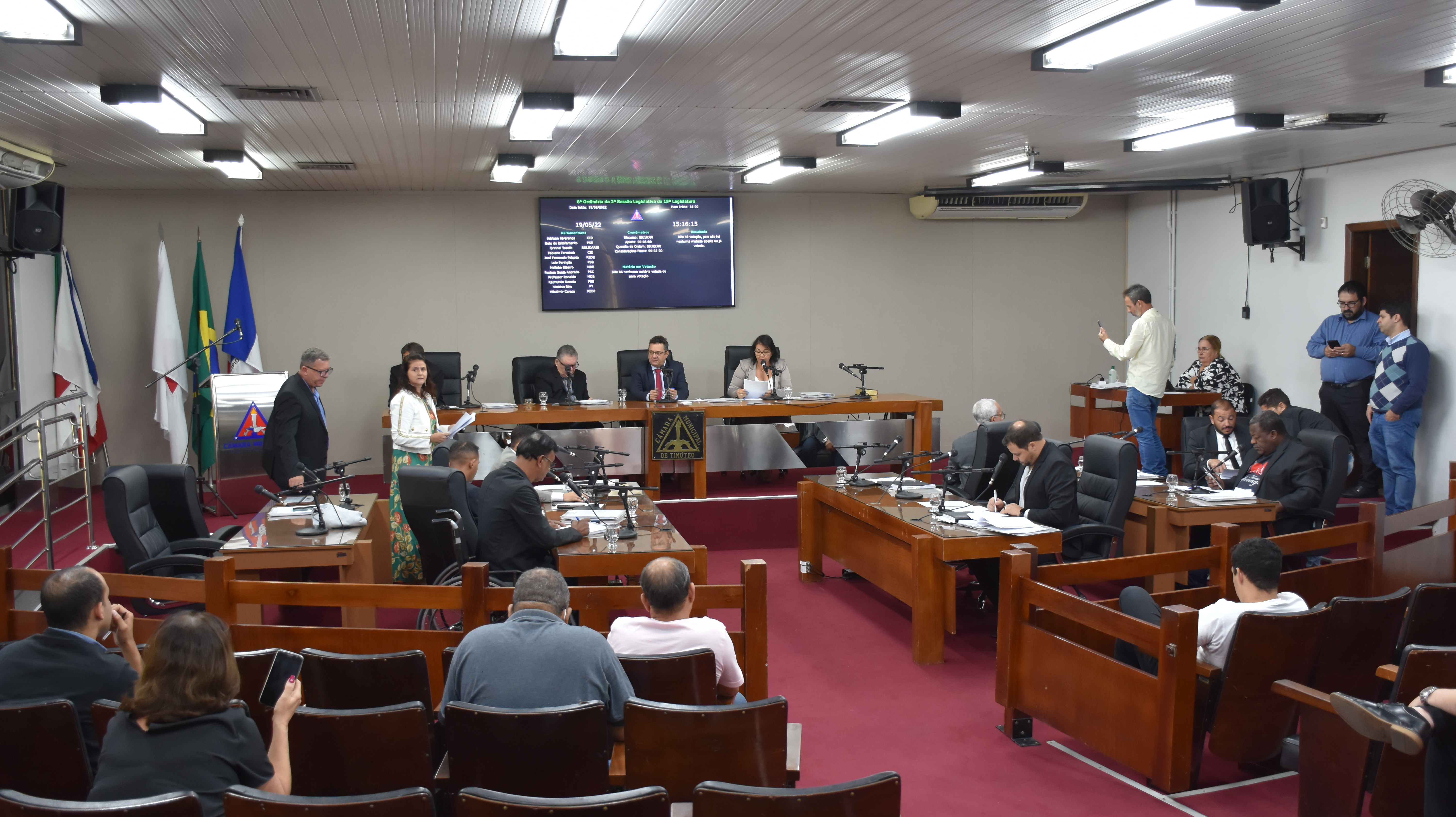 Câmara de Timóteo aprova cumprimento de 20 horas semanais para médicos e dentistas