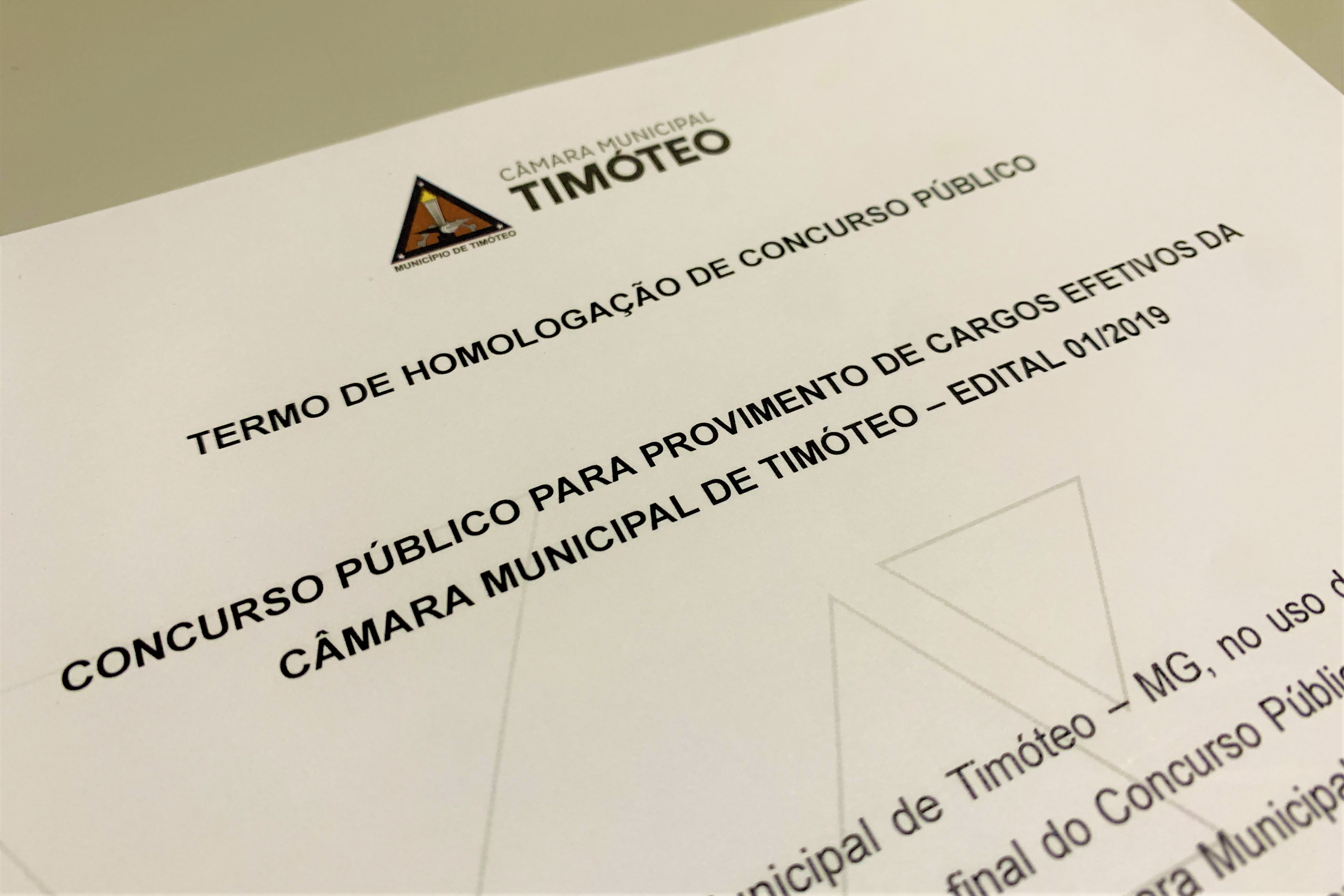 Presidente da Câmara de Timóteo assina homologação do concurso público