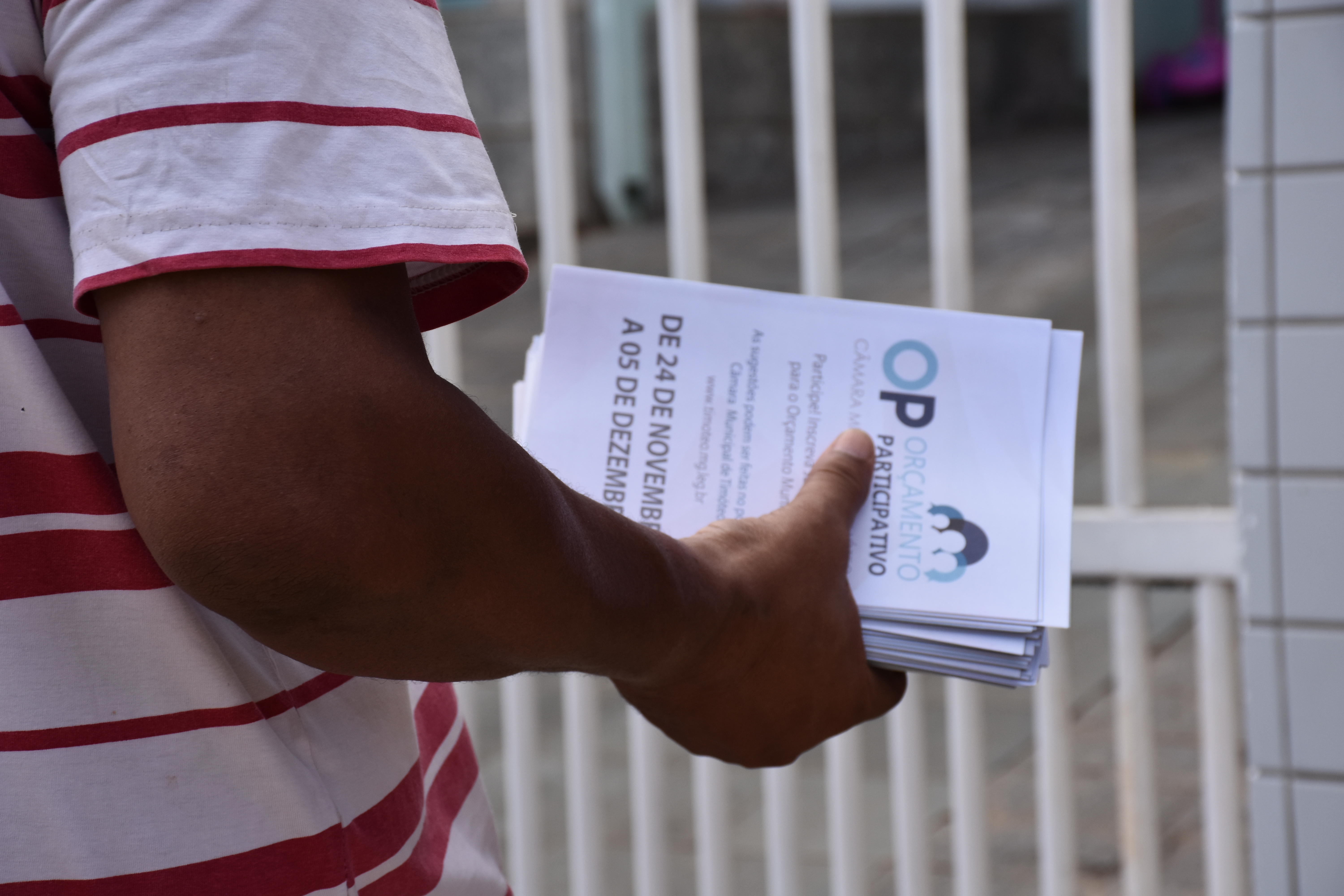Servidores divulgam orçamento participativo nas ruas